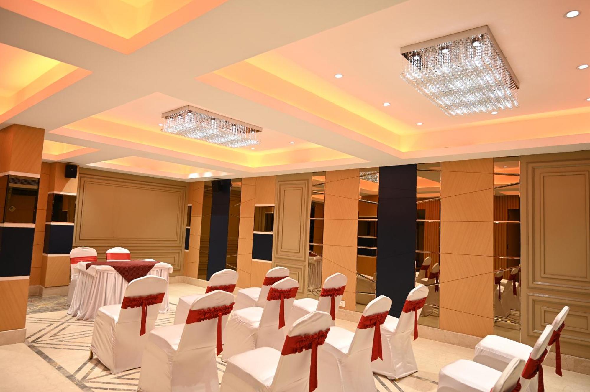 Hotel Trax International Jamshedpur Ngoại thất bức ảnh