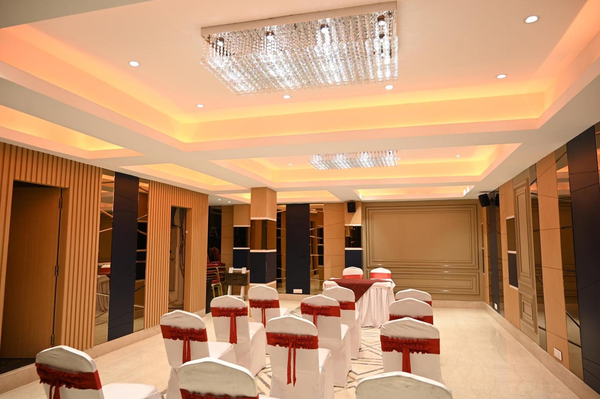 Hotel Trax International Jamshedpur Ngoại thất bức ảnh